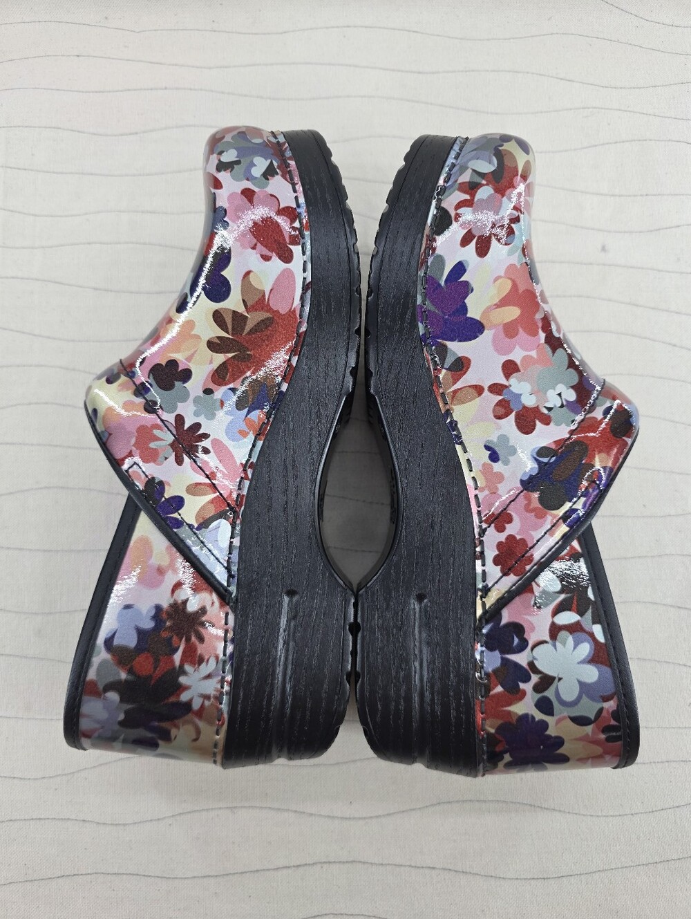 Dansko Womens Professional Patent Leather Boho Flower Clogs Sz 40 EU (9.5-10US) - Picture 7 of 12
